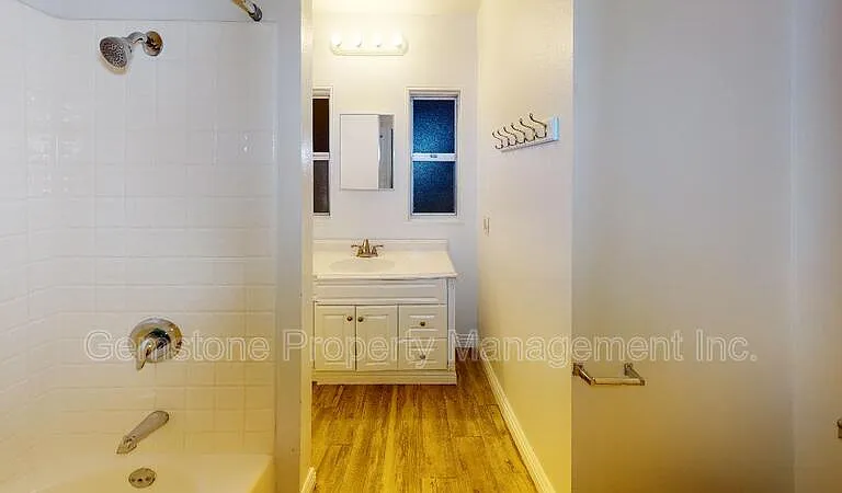 5017 College Ave — Photo 11
