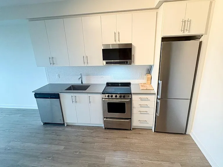 212 King William St #821 — Photo 3