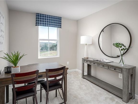2nd image of 3305 Penguin Cir