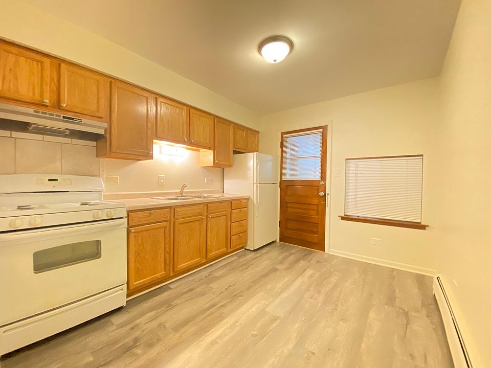 Dine-In Kitchen