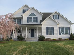 61 Whisper Wind Rd, Middlefield, CT 06455