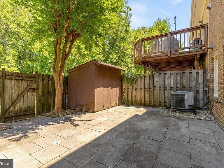 8221 Doctor Craik Ct — Photo 26