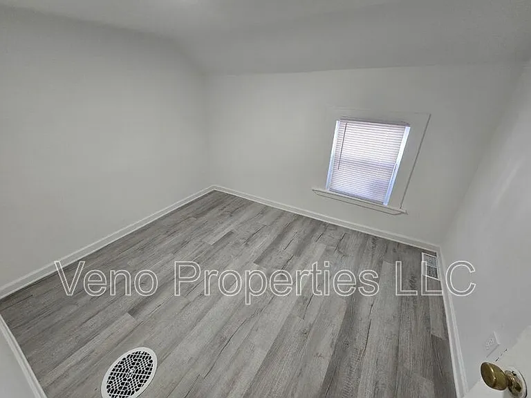 133 Bay St #A — Photo 24