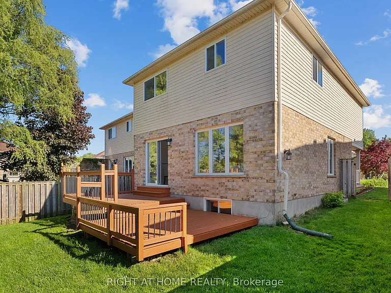 754 Hedgerow Pl — Photo 43