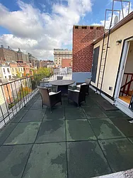 Rented by Harris Philip NYC