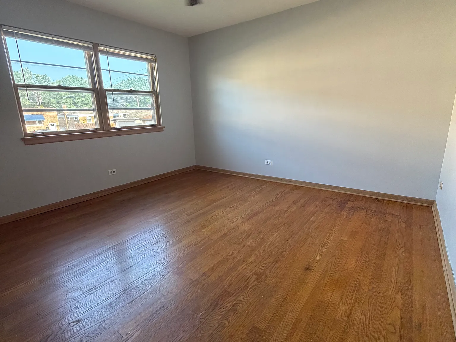 2 bed, 1100 sqft, $1,650 — Photo 4