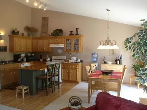 878 Wescott Sq, Eagan, MN 55123