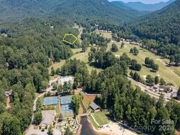 307 Fairway Dr, Lake Lure, NC 28746