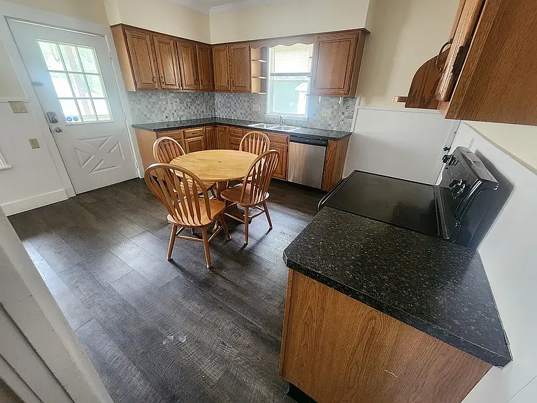 115 Tompkins St — Photo 6