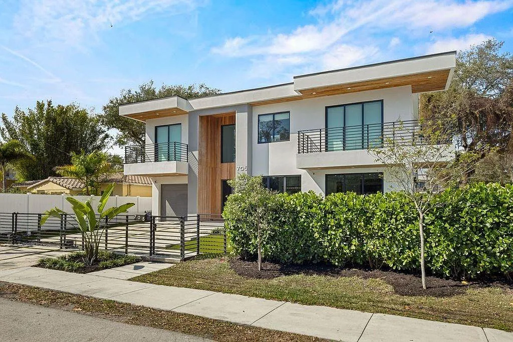 3 bed, 2458 sqft, $10,000 — Photo 4