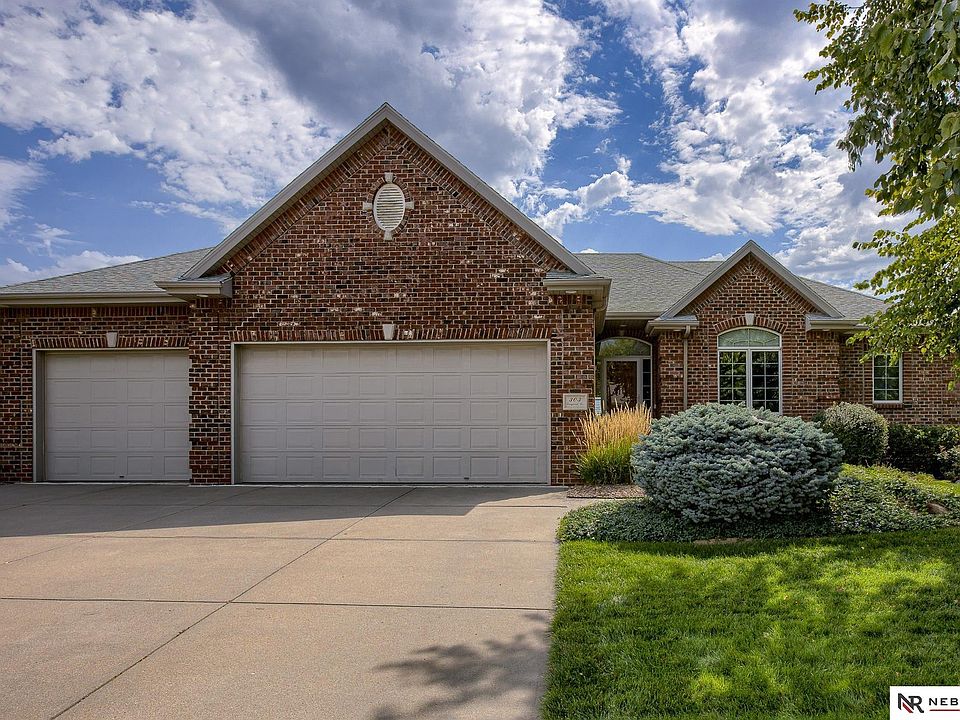 1st image of 303 Longwood Dr