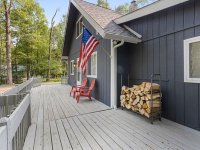 1735 Lake Ln, Pocono Lake, PA, 18347