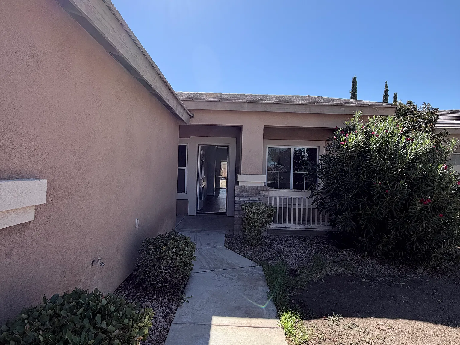 3 bed, 1635 sqft, $2,500 — Photo 2