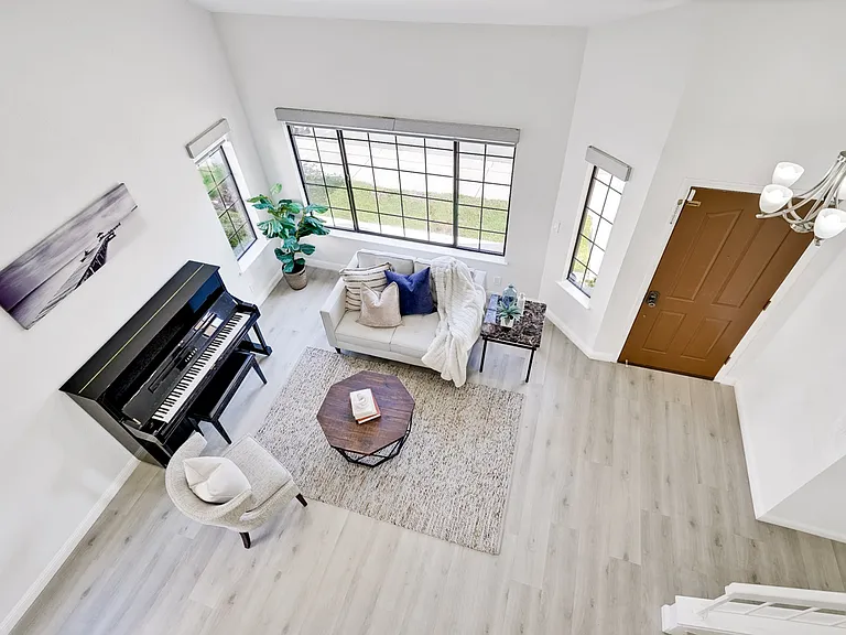 43382 Livermore Cmn — Photo 10