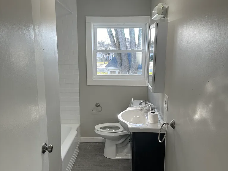 280 Ferris Ave #301A — Photo 3
