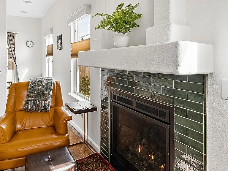 Gas Fireplace!