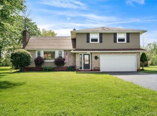 6682 Aiken Rd, Lockport, NY 14094