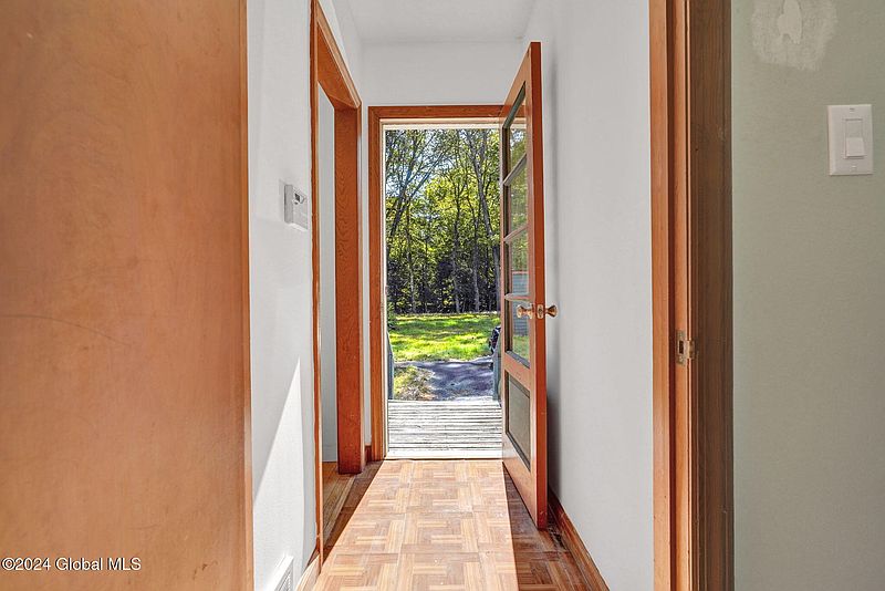 3rd image of 70 Glenridge Road