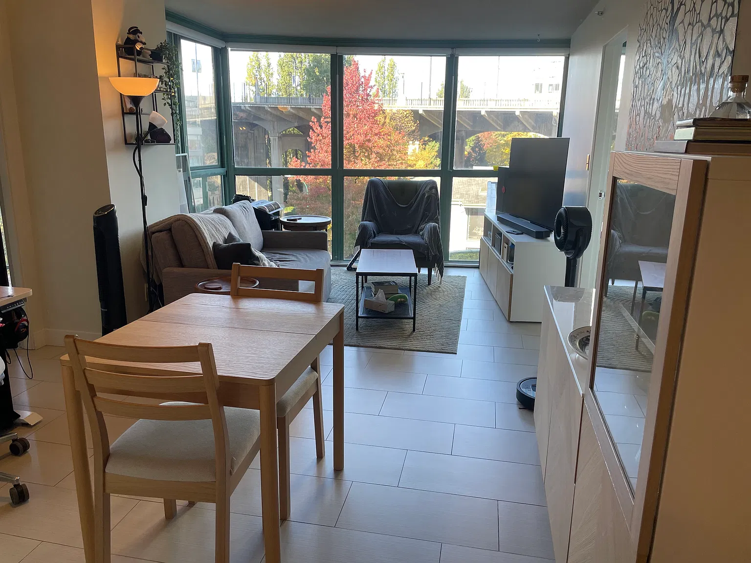 2 bed, 750 sqft, $3,000 — Photo 2