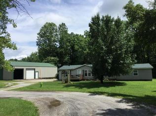 113 Thomas Dr, Cobden, IL 62920