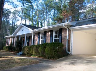 400 Pine Glen Ct, Lilburn, GA 30047