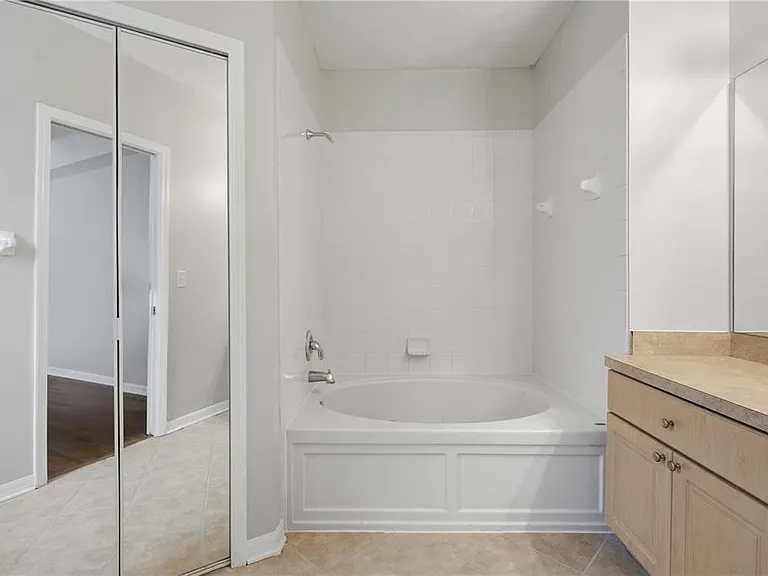 10215 Lakeside Vista Dr — Photo 19