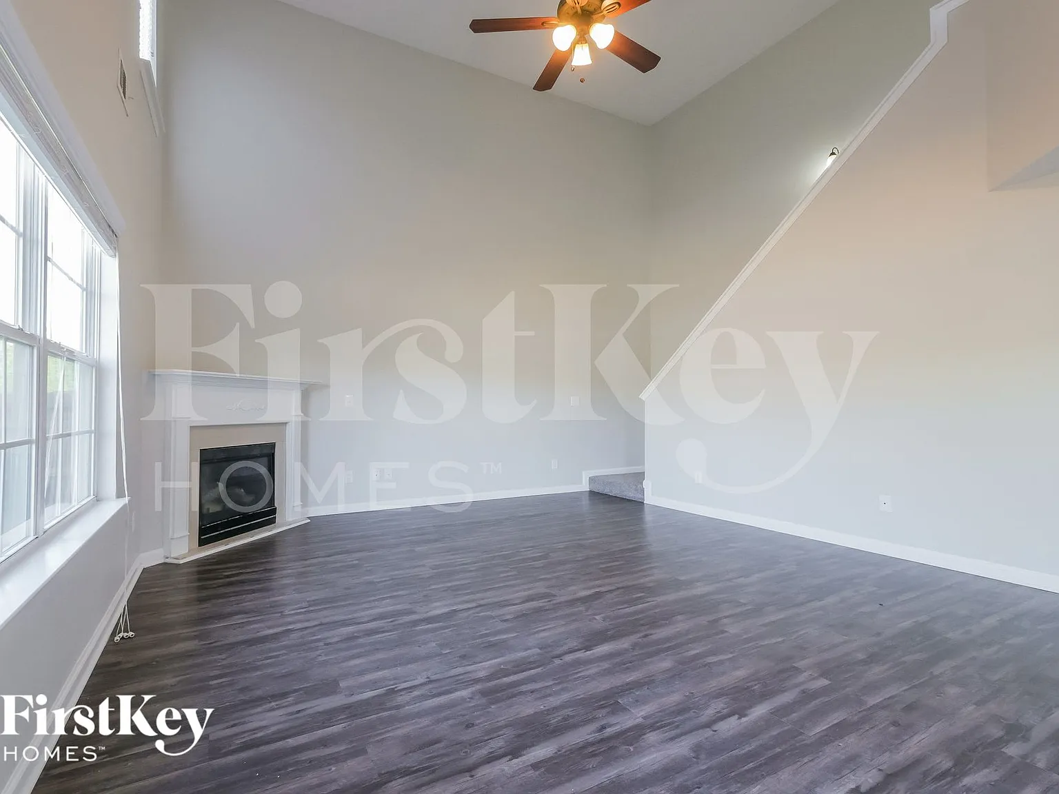 3 bed, 2.5 bath, 2392 sqft, $2,205 — Photo 4