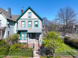 325 N Burgher Ave, Staten Island, NY 10310