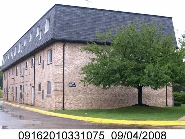 9440 Bay Colony Dr #75, Des Plaines, IL 60016