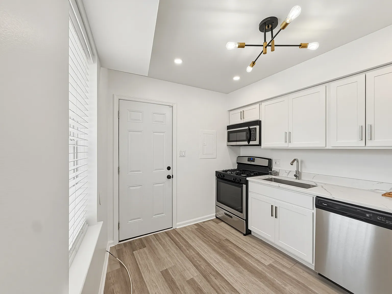 2 bed, 1148 sqft, $1,800 — Photo 4