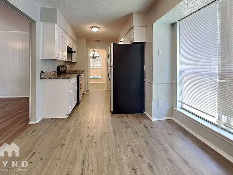 209 Los Santos Dr — Photo 6