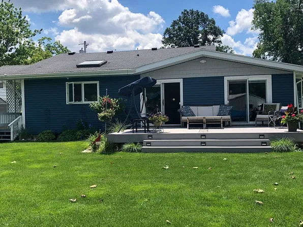 266 Chain O Lakes Dr, Coldwater, MI 49036