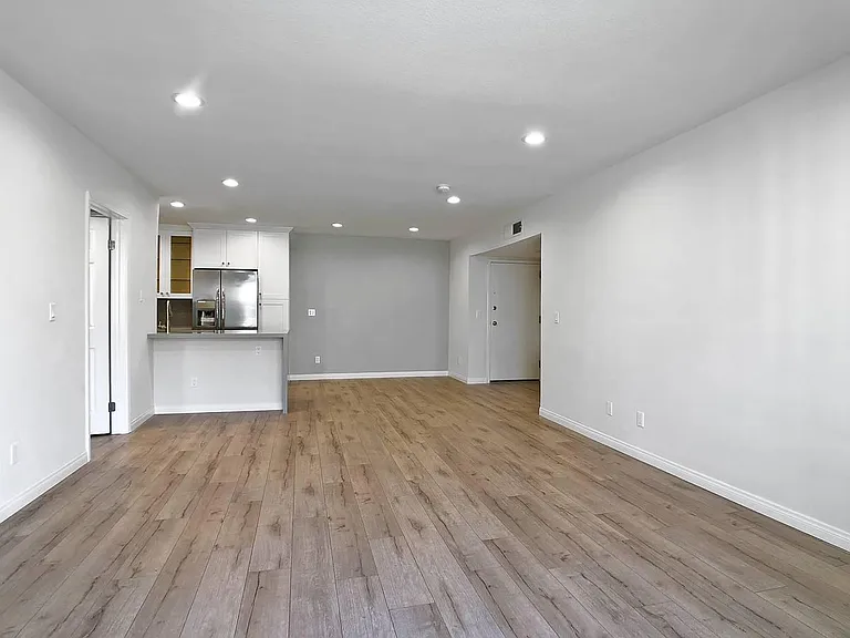 1601 Selby Ave #102 — Photo 6
