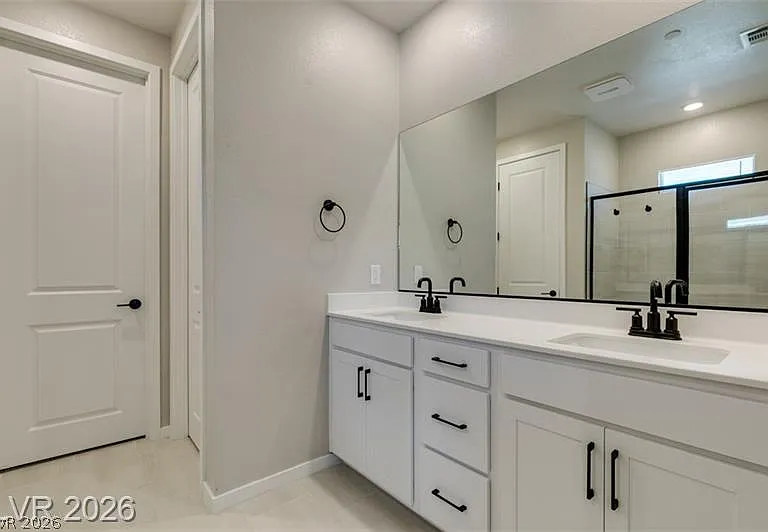 109 Medianoche St — Photo 41