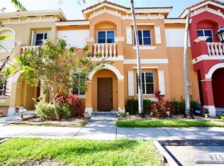 8915 SW 18th St, Hollywood, FL 33025
