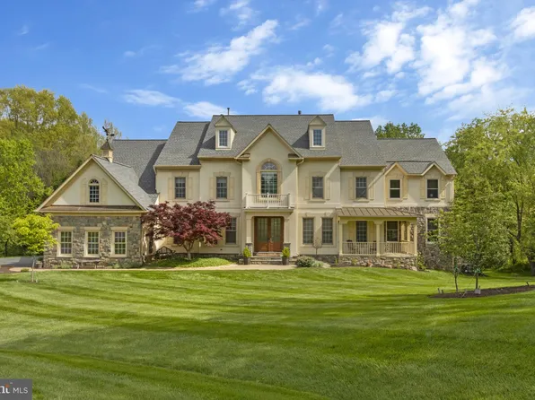 10402 Van Patten Ln, Great Falls, VA 22066