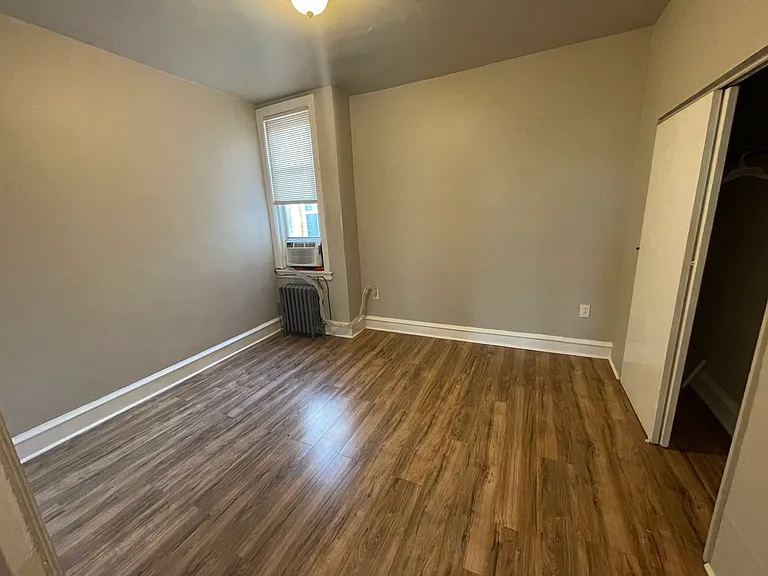 5321 Oxford Ave #2FR — Photo 4