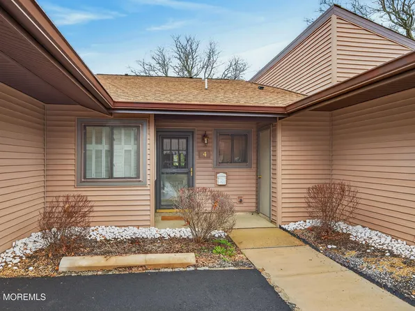 4 Friendship Court, Red Bank, NJ 07701