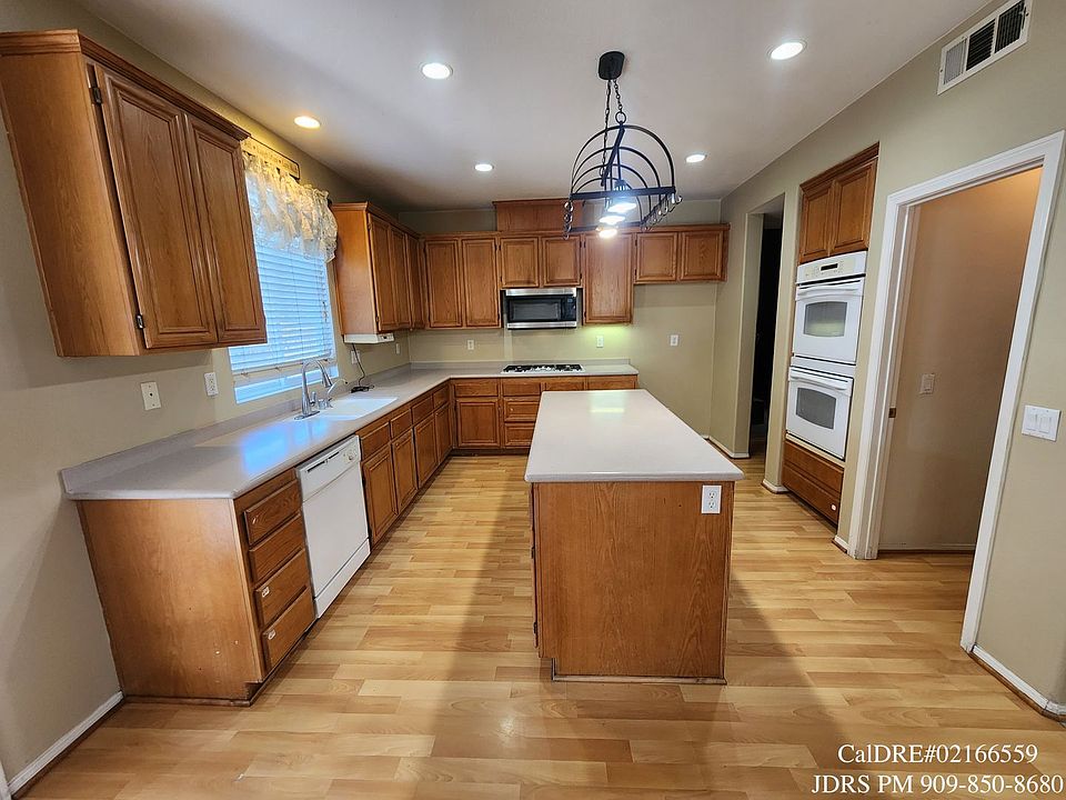 7589 Elm Grove Ave, Corona, CA 92880 | Zillow