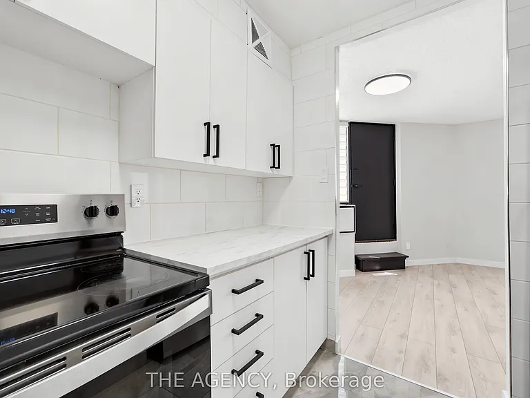 2350 Dundas St W #520A — Photo 11