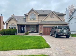 2915 Schuemann Dr, Bellevue, NE 68123