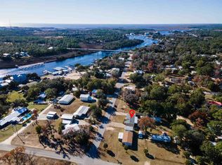 1213 3rd Ave SE, Steinhatchee, FL 32359