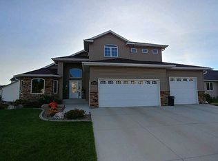 4122 Overland Rd, Bismarck, ND 58503