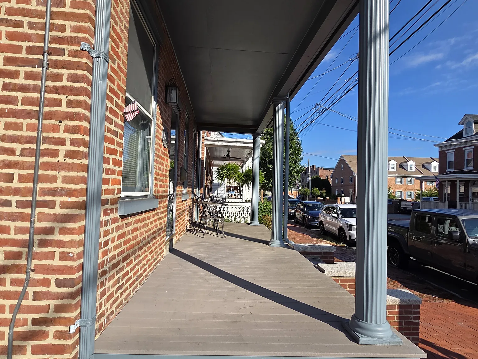 3 bed, 1.5 bath, 1000 sqft, $2,150 — Photo 3