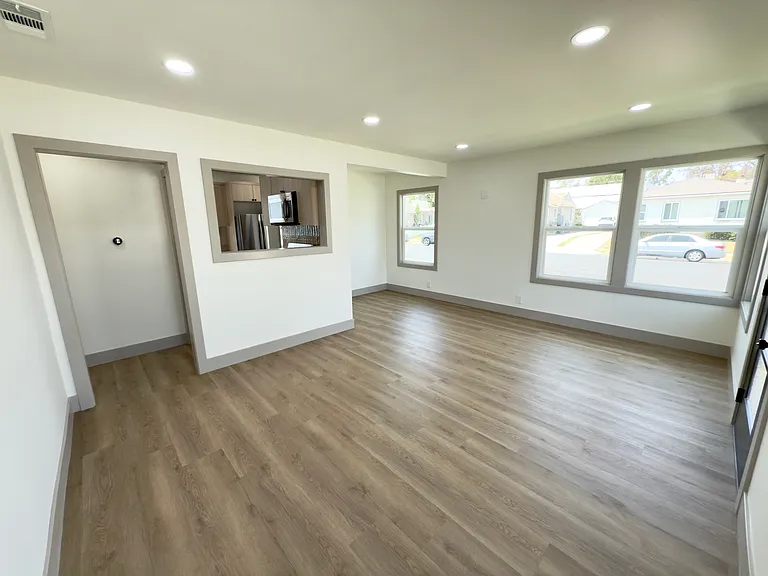 2510 Termino Ave #A — Photo 7