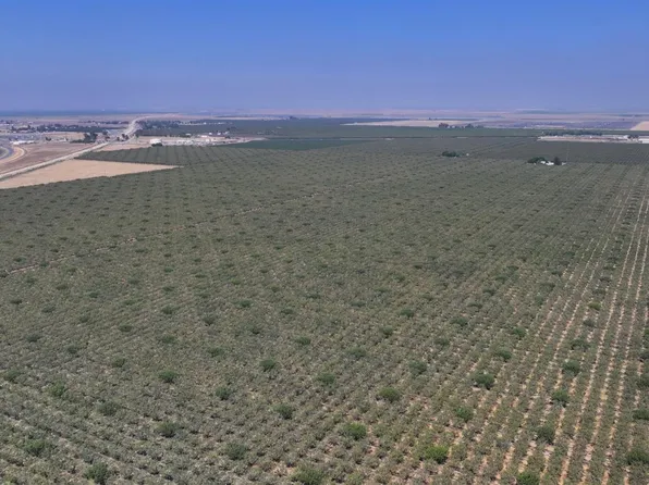 196 Whitley Ave, Corcoran, CA 93212