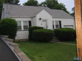 10 Hetherington Rd, Nutley, NJ 07110