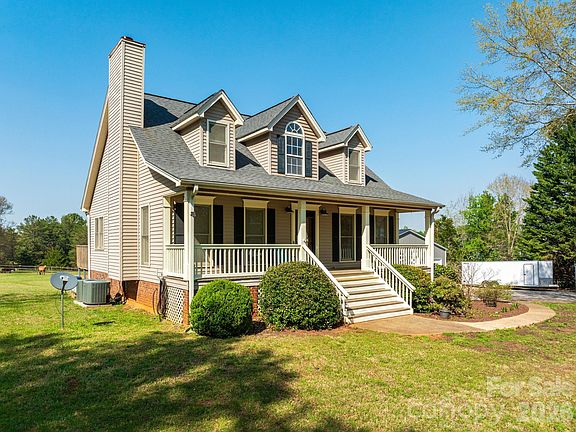 2nd image of 1570 Roddy Rd