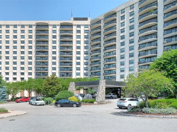 2 Claridge Dr APT 3MW, Verona, NJ 07044