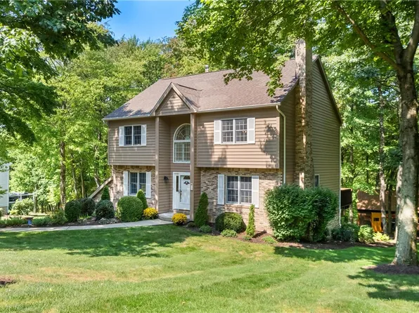 13 Lockwood Rd, Baden, PA 15005